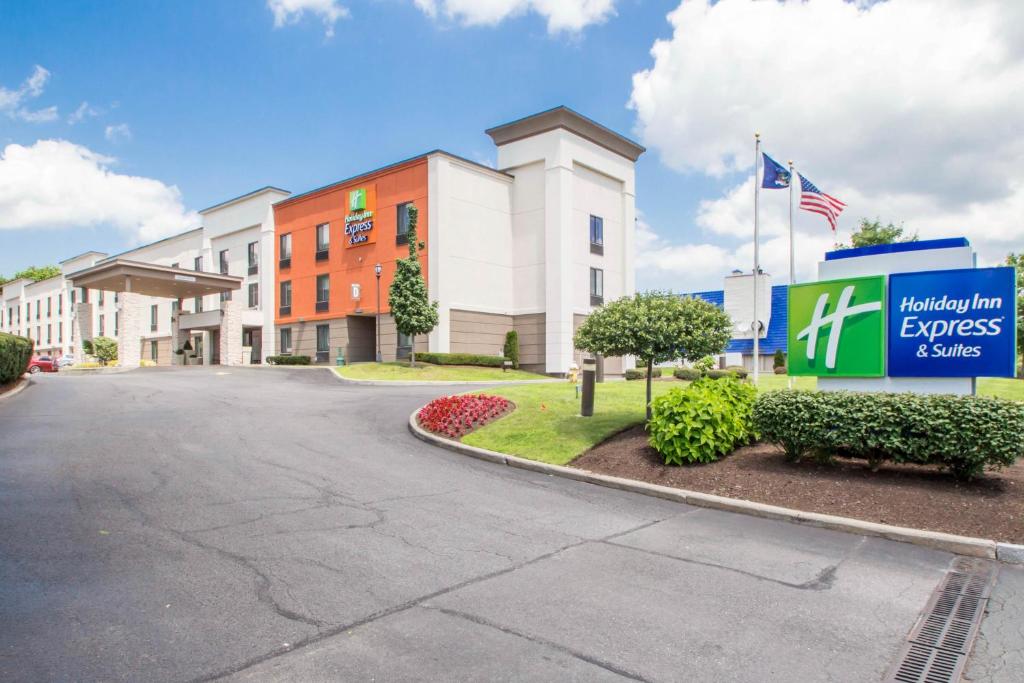 Holiday Inn Express & Suites - Albany Airport - Wolf Road an IHG Hotel Main image 1